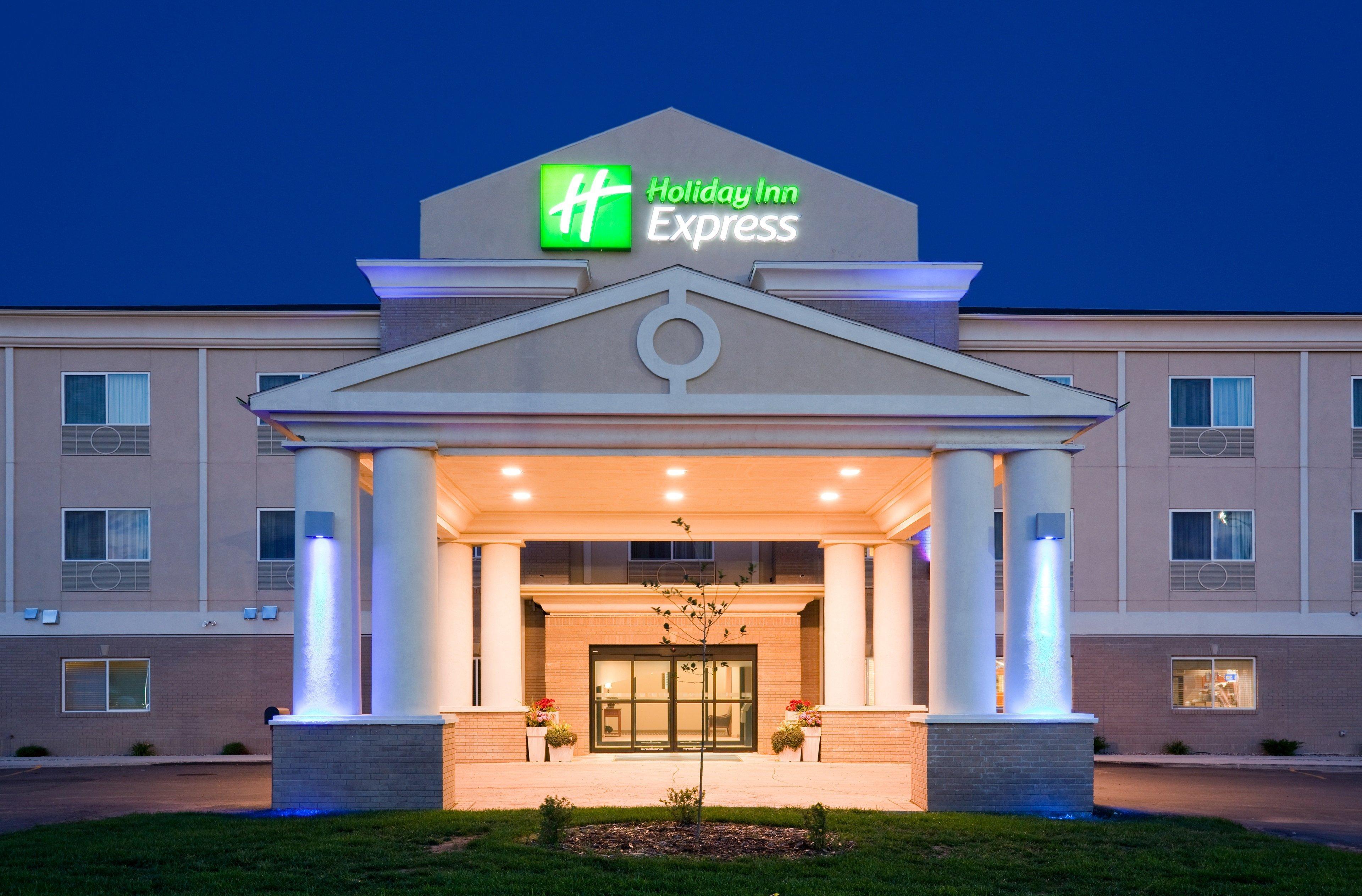Holiday Inn Express Devils Lake By Ihg Екстериор снимка