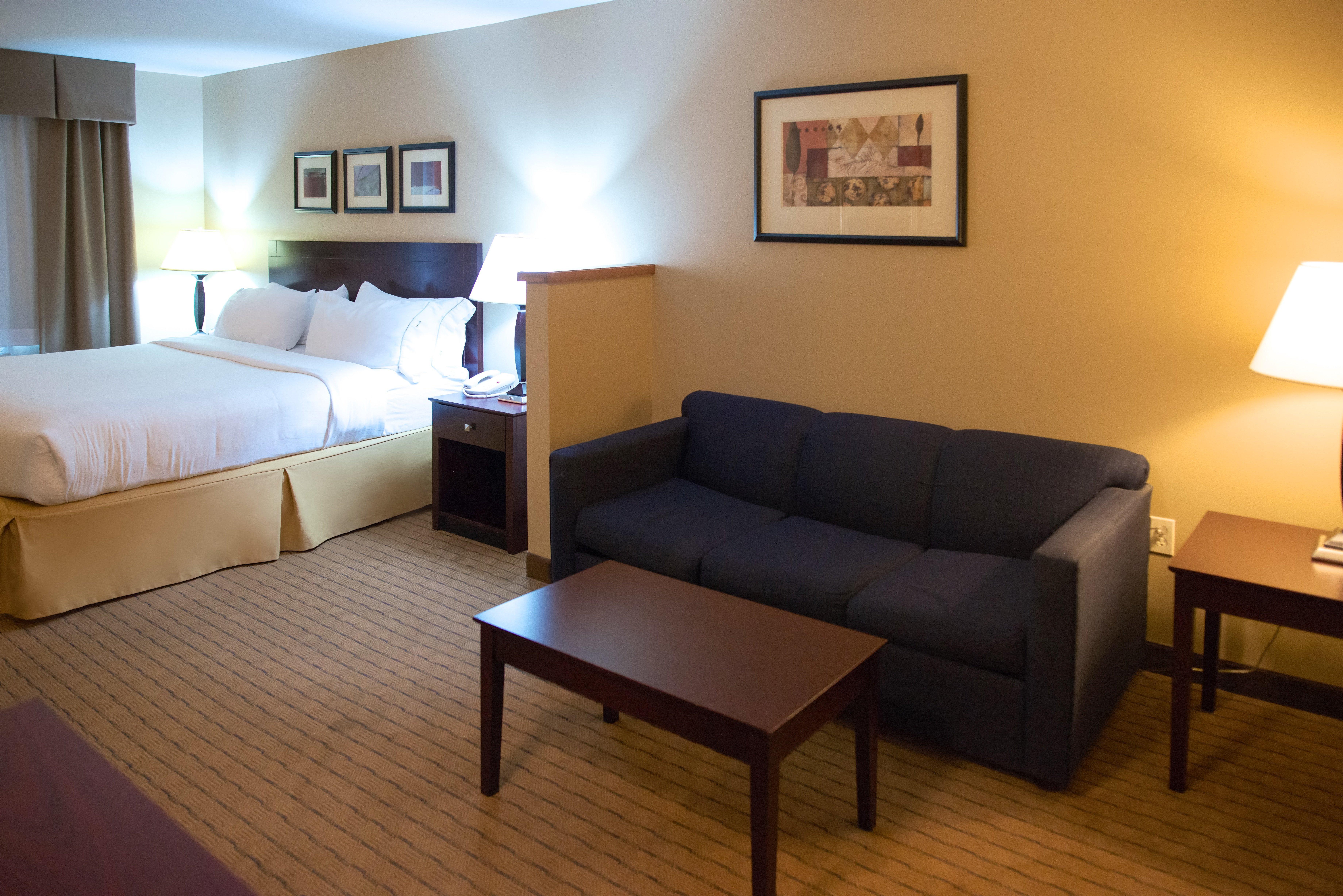Holiday Inn Express Devils Lake By Ihg Екстериор снимка