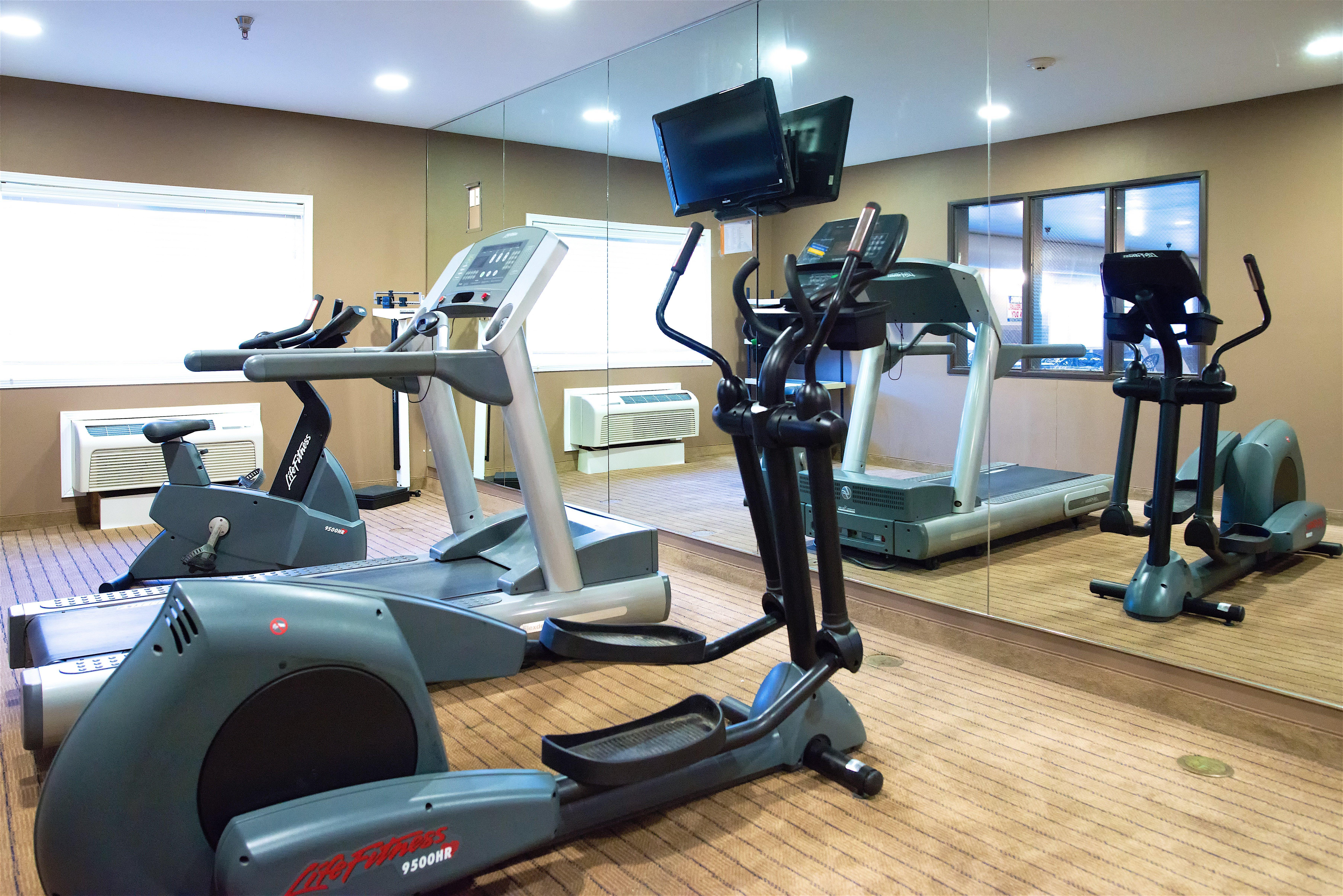 Holiday Inn Express Devils Lake By Ihg Екстериор снимка