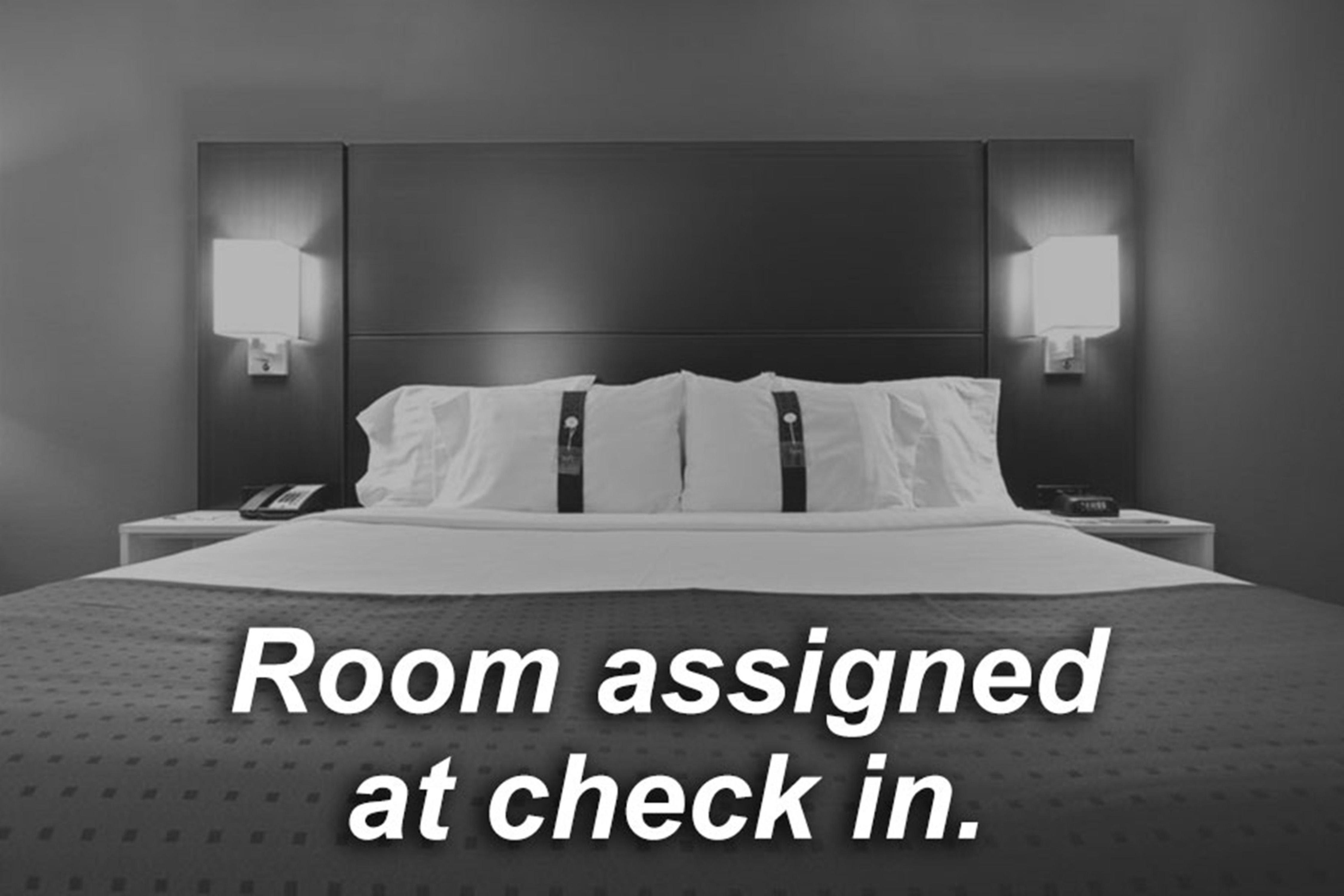 Holiday Inn Express Devils Lake By Ihg Екстериор снимка